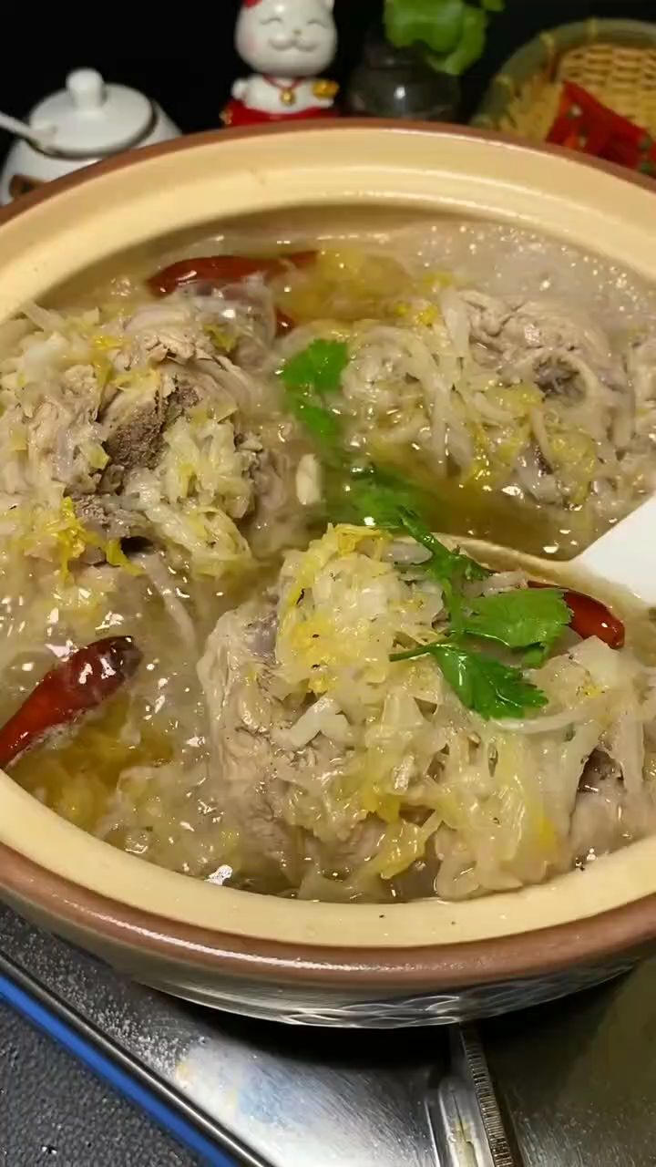 #大骨头炖酸菜 #酸菜 #酸菜炖大骨头