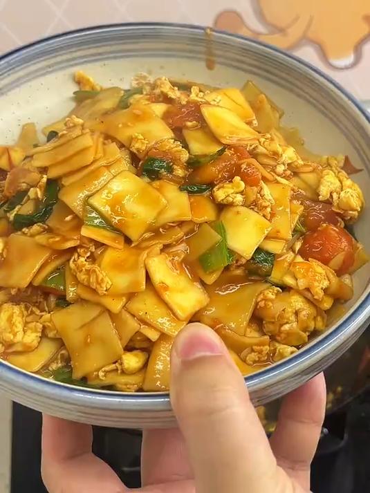 山西美食西红柿鸡蛋炒揪片