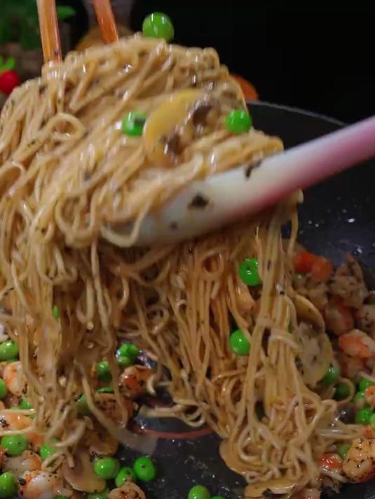 世界三大美食之一的黑松露虾仁拌面真的香