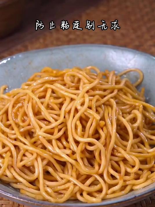 炒面要想做好吃 只需记住这首诗 口感劲道味干香
