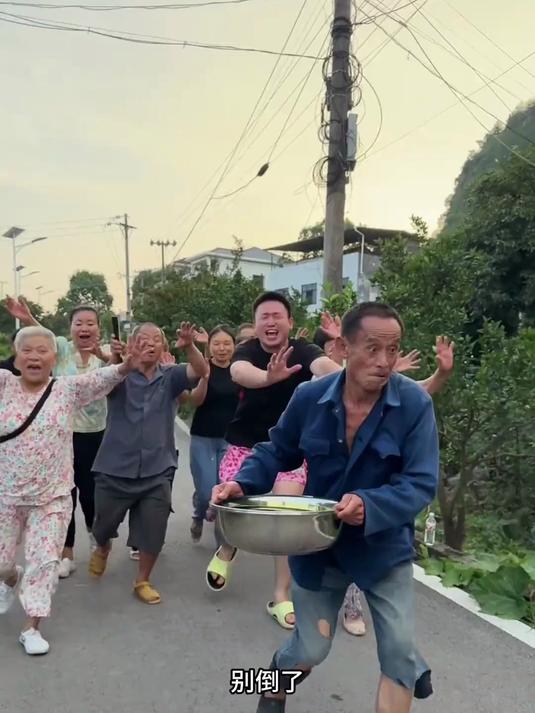 油色泽金黄味道浓香菜籽油压榨工艺用的是传统千年工艺
