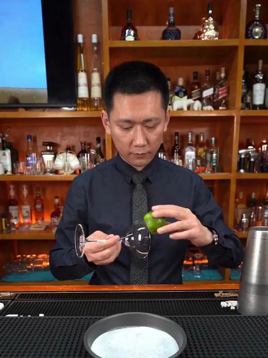 玛格丽特：世界知名度最高的鸡尾酒之一，一杯浪漫凄美的爱情故事