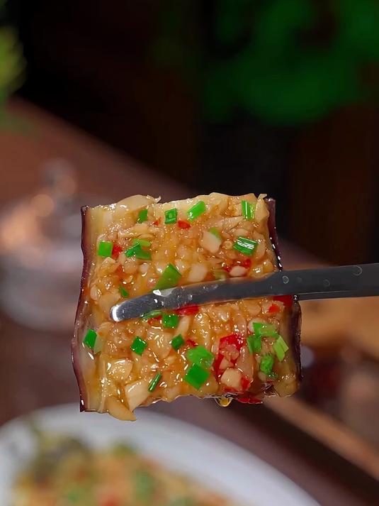 网上很火的蒜蓉茄子神仙吃法，不用油炸也不用烤