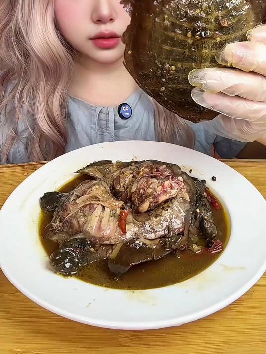 沉浸式吃麻辣甲鱼好久没吃好想这口啊