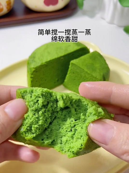 8个月宝宝超爱吃的菠菜苹果蒸糕,做法简单,像蛋糕一样好吃
