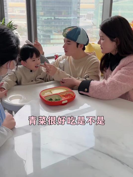 00后奶爸做蔬菜版厚蛋烧和虾仁蔬菜饭团!