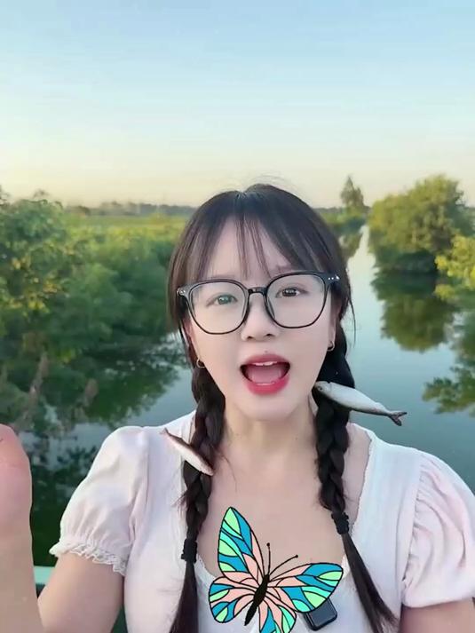 钓得乐升级款碳素折叠鱼竿可折叠收纳，双摇臂顺滑出线，短节便携户外海钓垂钓好用#鱼竿##野钓