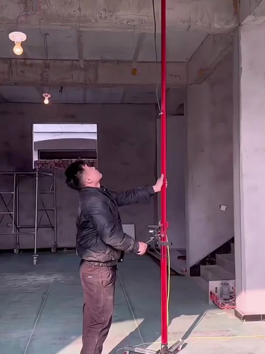 有了这个液压电锤支架，今后吊顶打孔省时又省力，不用爬楼梯