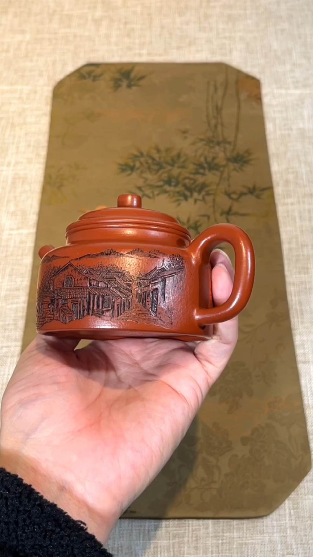 陈礼端徽派建筑通转浮雕紫砂壶