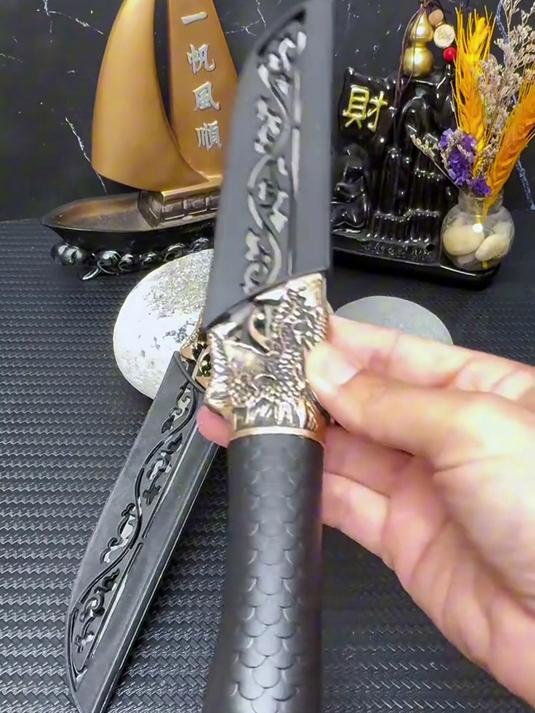 切肉剔骨如同砍瓜切菜,纯手工打造的龙头剔骨刀,家家必备!