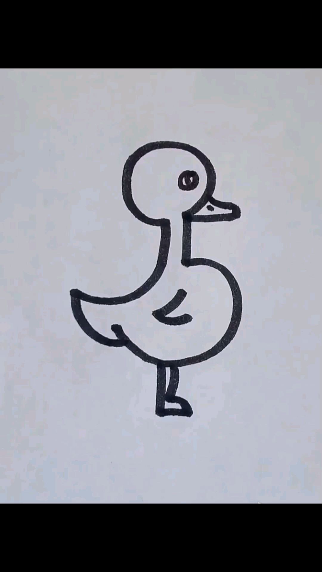 画一只小鸭子