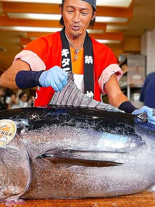 万万没想到,日本人吃金枪鱼寿司居然这么有讲究#金枪鱼##寿司##日本美食#