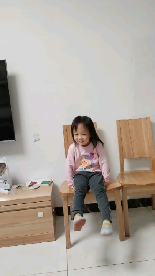 奔波的猴子,龙凤胎姐弟日常幼儿园菜谱