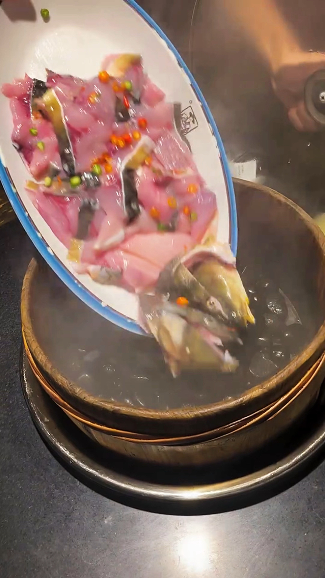 真有特色木桶鱼