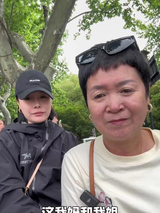 别的地方菜都在讲口感食材和味道只有《西湖醋鱼》在跟咱们讲历史。#春日收藏家#