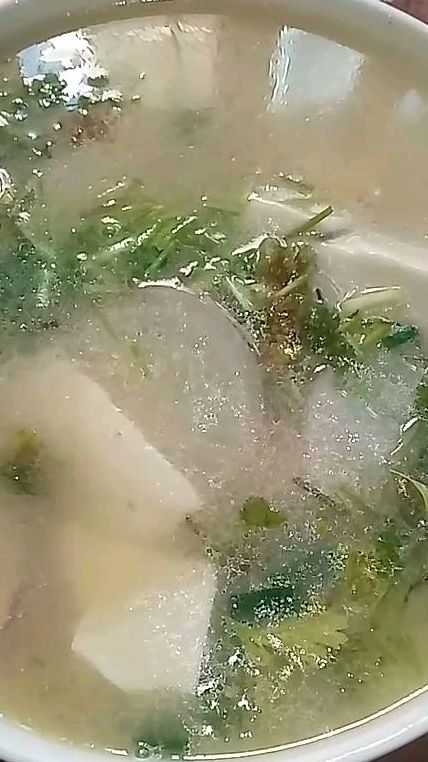 鲫鱼萝卜豆腐汤耶