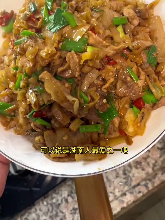 白辣椒炒肉,应该是湖南人都无法拒绝的一道菜吧