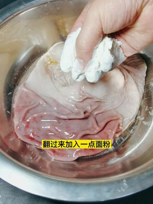 简简单单就可以做出汤白味美的胡椒猪肚鸡