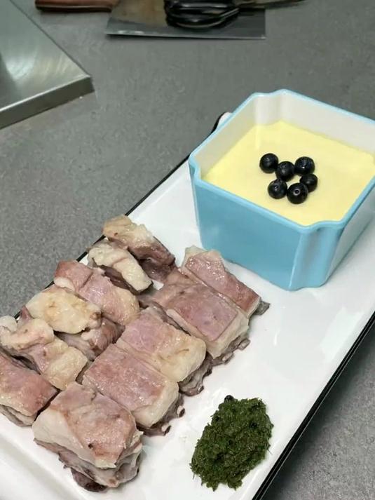 奶蒸肉 蒙餐里面非常好吃简单的一道菜 奶蒸肉