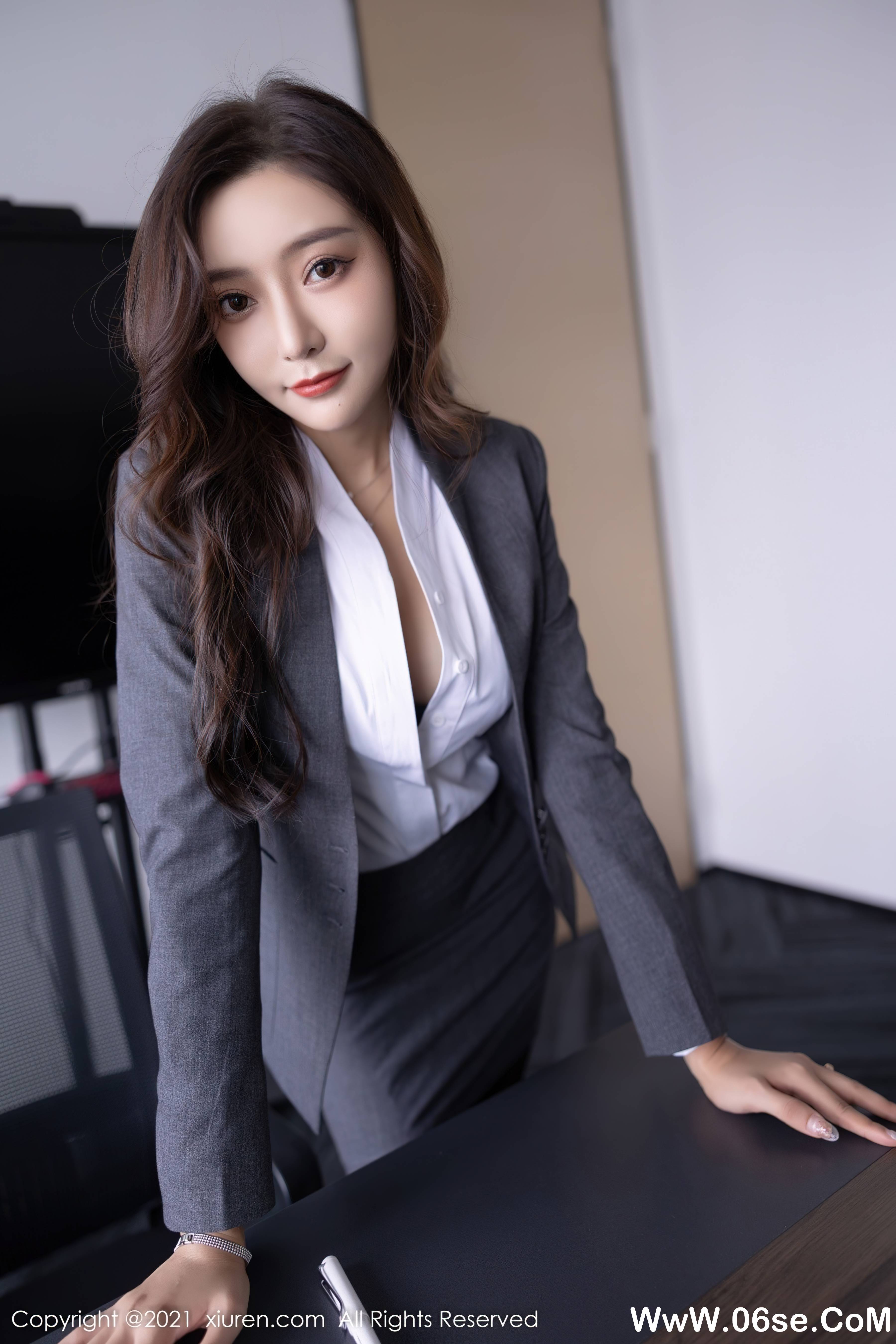 图片[34]-[XIUREN秀人网] 2021.12.06 NO.4304 王馨瑶[101+1P834M]-六色网
