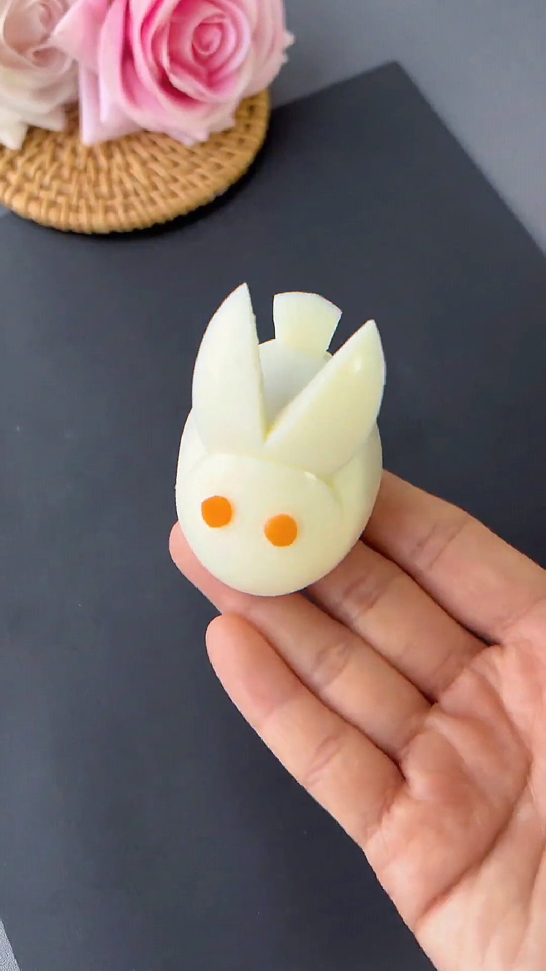 白水煮鸡蛋也可以做可爱的小白兔!好吃又好看!#新年手工#幼儿园手工#亲子手工