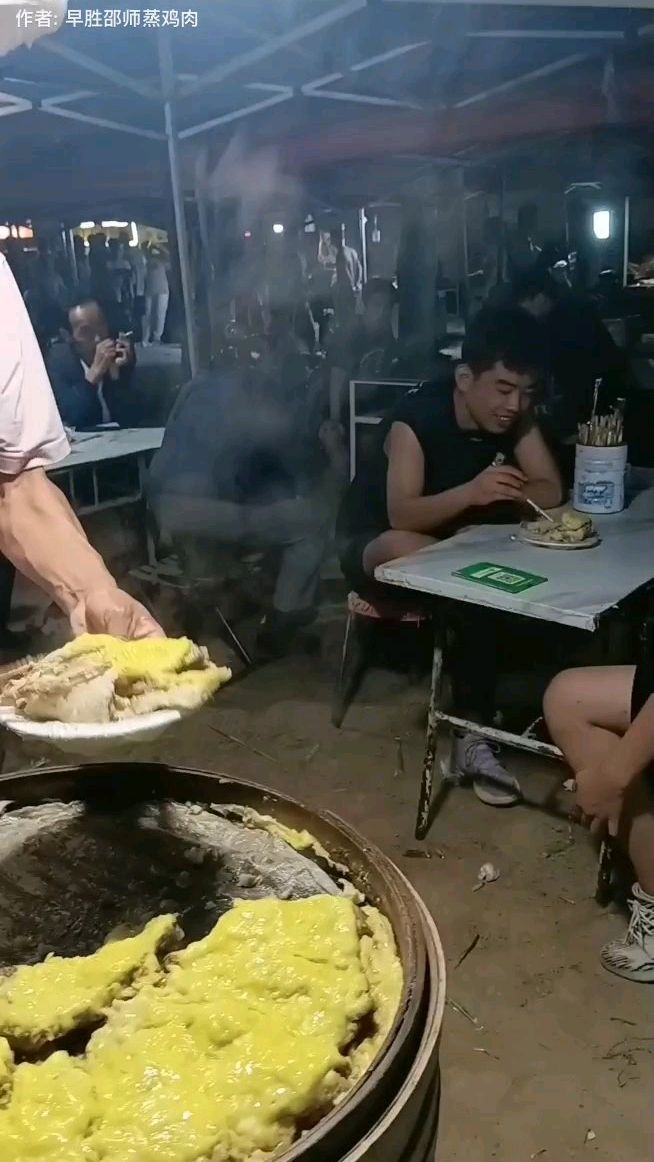 庆阳市宁县春荣镇大集当地小吃蒸鸡肉