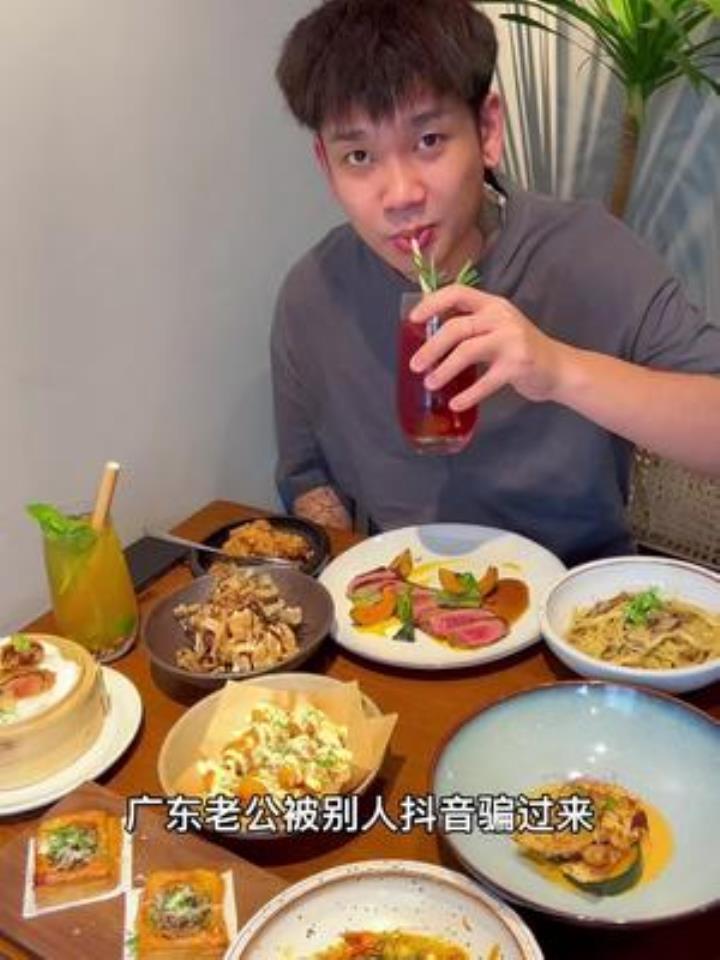 我很喜欢这种私房创意菜 比较走心。挺适合约会,好吃好看还