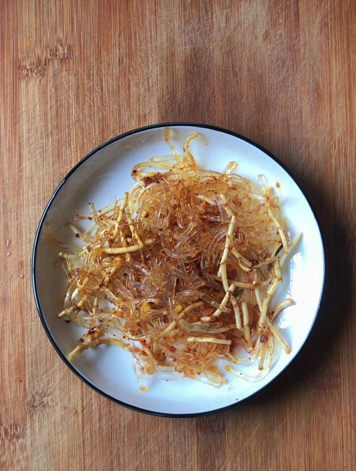 凉拌海蜇丝的家常做法,跟我这样做,简单好吃