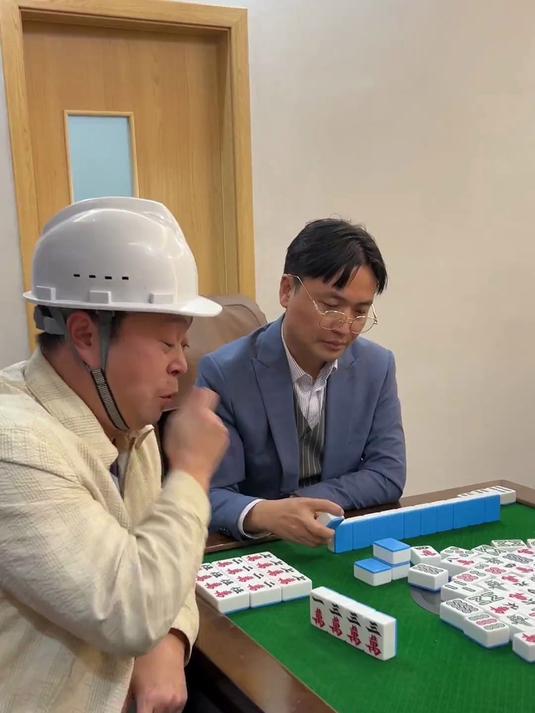 专门整公鸡,整完公鸡笑