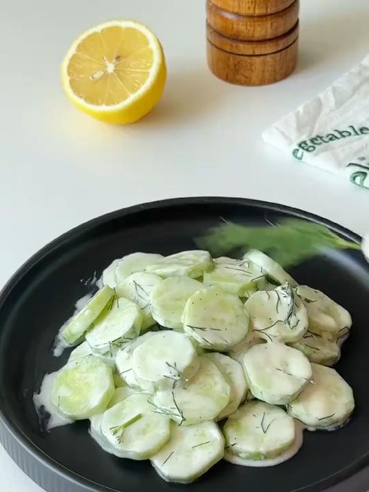 清爽黄瓜沙拉低卡美味,一口惊艳