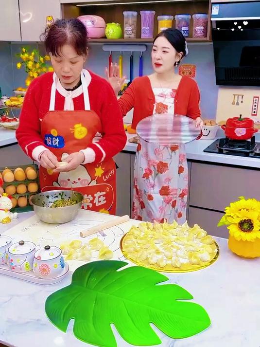 湖北姑娘发明“饺子托盘”火了!食品级安全,洗洗就干净!#省心好物攻略#