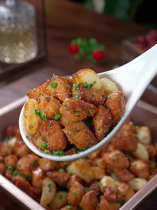 鸡胸肉这么做，不腥也不柴