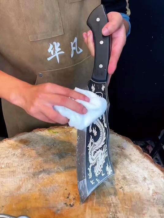 你们肯定没用过这么好用的菜刀！炮弹钢屠龙菜刀，既能砍骨又能切菜，锋利度还特别持久！#菜刀#