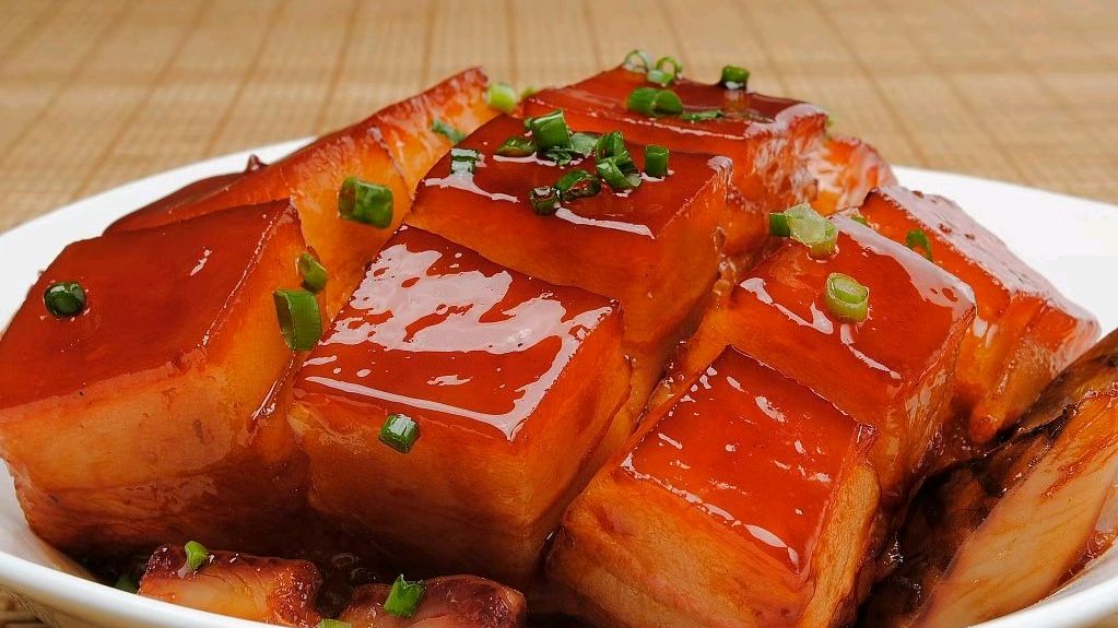 家庭版红烧肉做法,这样做一盘不够吃,肥而不腻口口爆香,收藏了#沸腾计划# #冬日烟火气# 