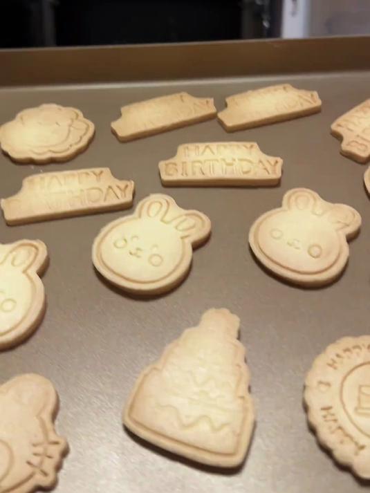 今天是小朋友不能拒绝的卡通小饼干