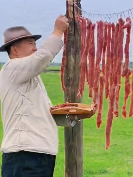 精选上等牛肉的牛肉干，肉质紧实有嚼劲，好吃到赞不绝口！