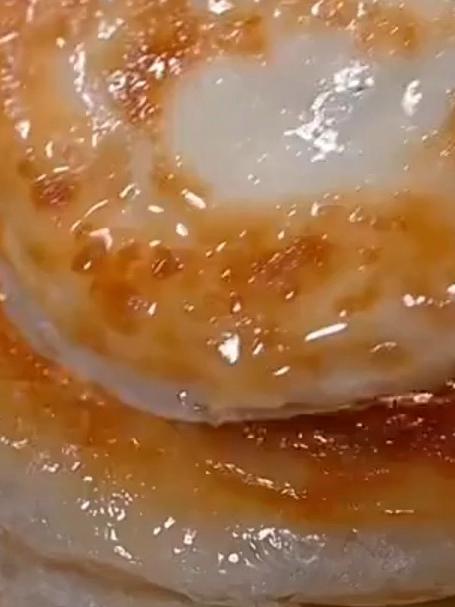 咬开爆汁!黑椒牛肉馅饼如何做到肉香四溢超满足?