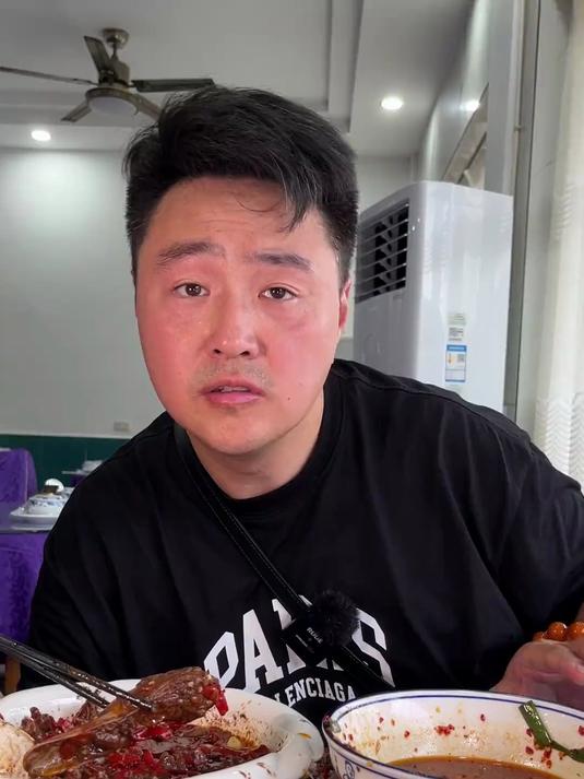 感受江西萍乡莲花辣血鸭萍乡小炒肉 一点不辣 就是吃得汗流浃背