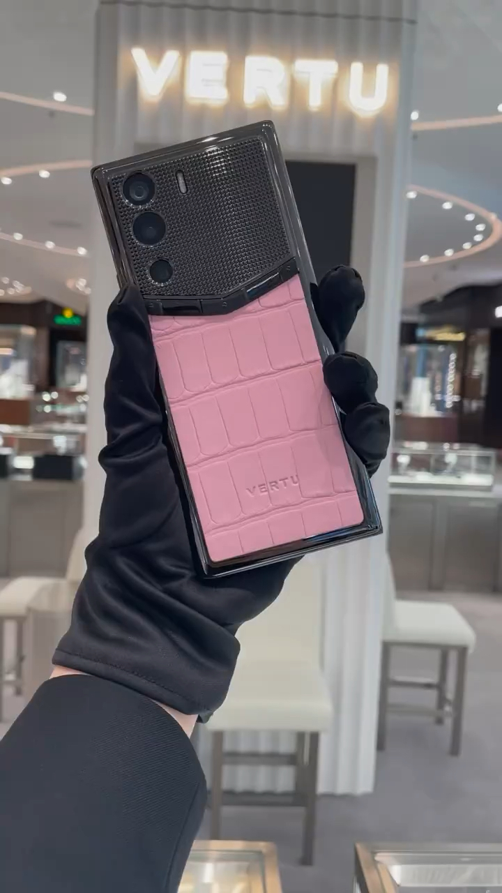 巴黎钉粉色鳄鱼皮VERTU威图手机新品5G双卡双待智能机