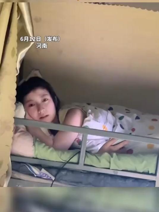 女生邀请室友跟她回滑县，请她吃最正宗的道口烧鸡，网友：我想吃，带我回去吧