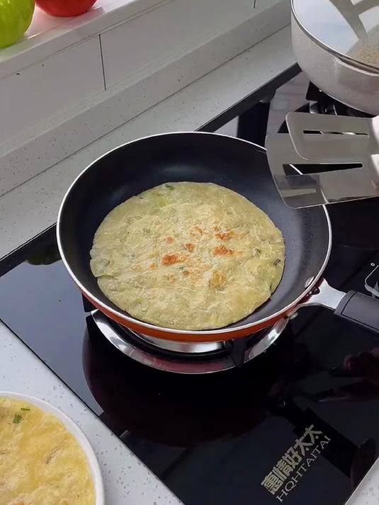 家庭聚餐福音！煎鱼铲一次煎多条，翻面不粘不串味超高效