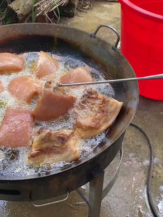 动物爪形不锈钢捞肉钩,整体焊接结实,拖拉轻便又洁净!