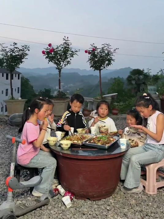 今天孩子们想吃烤鱼 给他们安排了家庭版烤鱼 简单方便孩子们很爱吃