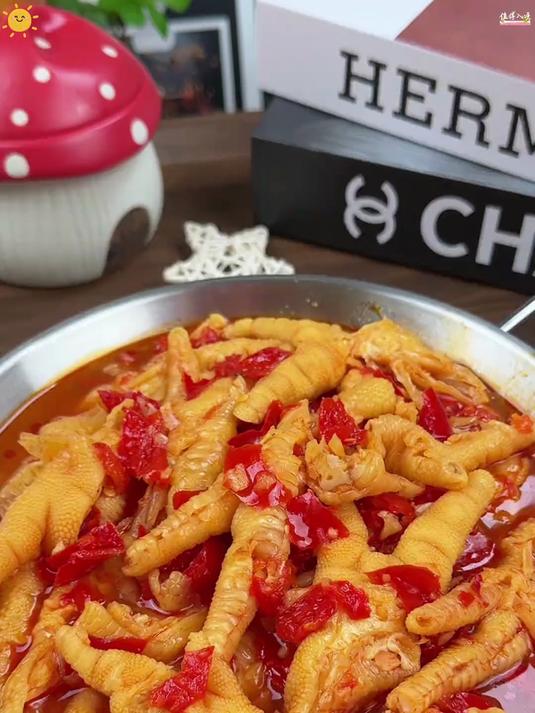 第一口就上头！酸辣无骨鸡爪超过瘾，下酒神配开胃下饭香到犯规