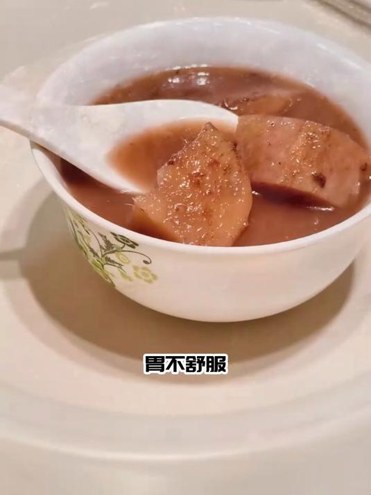 祛湿养胃赤小豆粉葛鲫鱼汤:湿气重 + 胃弱,双效调理