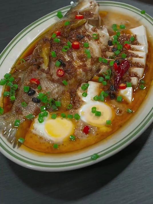 温州大酒店推荐 酱椒蒸鲈鱼 酱香浓郁微微辣 下饭必选