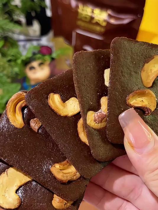 一到晚上就嘴馋的姐妹，一定要试试这个巧克力布朗尼脆片醇香浓郁