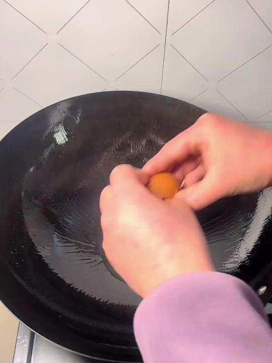 汉堡胚面包新做法,不用加鸡蛋,不用加牛奶,出锅就抢光