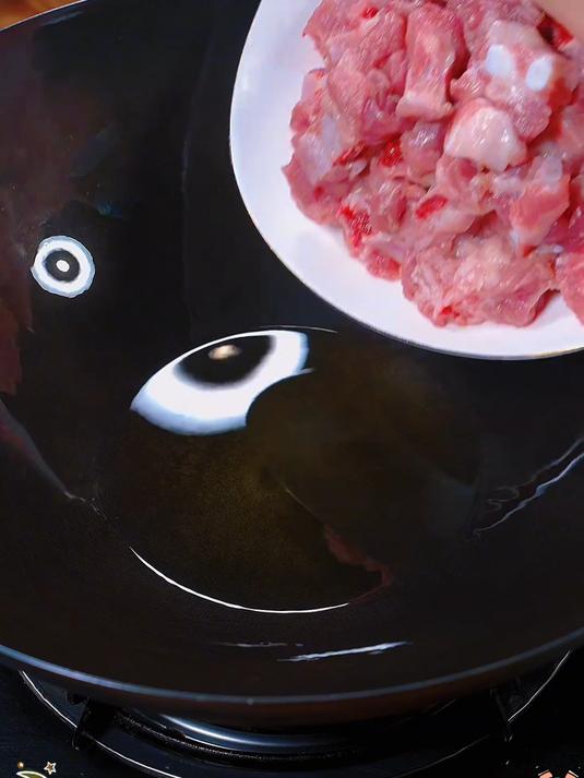一口沦陷的青椒排骨,家常做法零失败