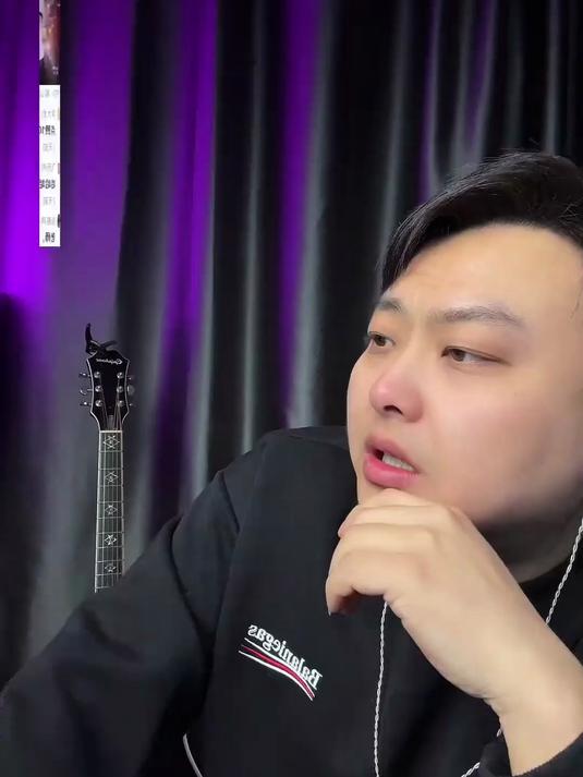 用《笑忘书》唱出轻松却走心的旋律